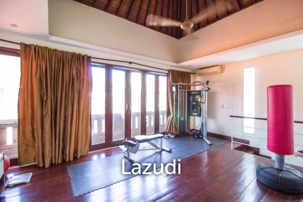Main Road Investment opportunity in trendy Batu Bolong