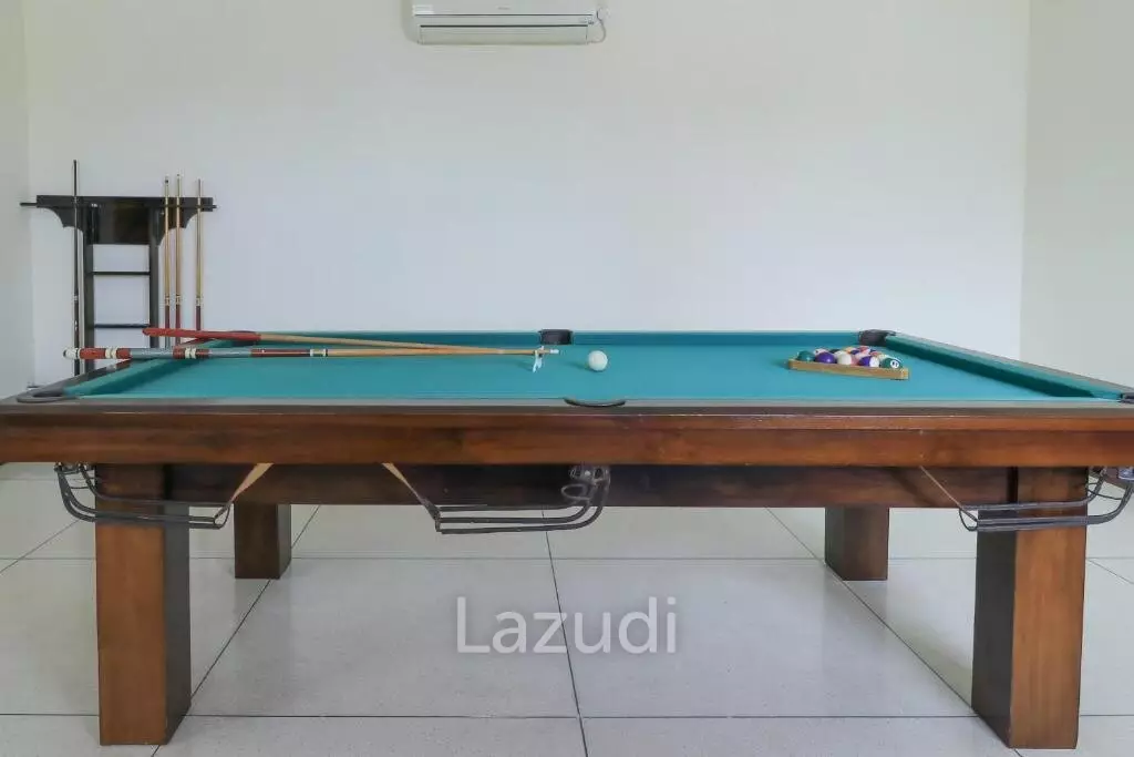 Main Road Investment opportunity in trendy Batu Bolong