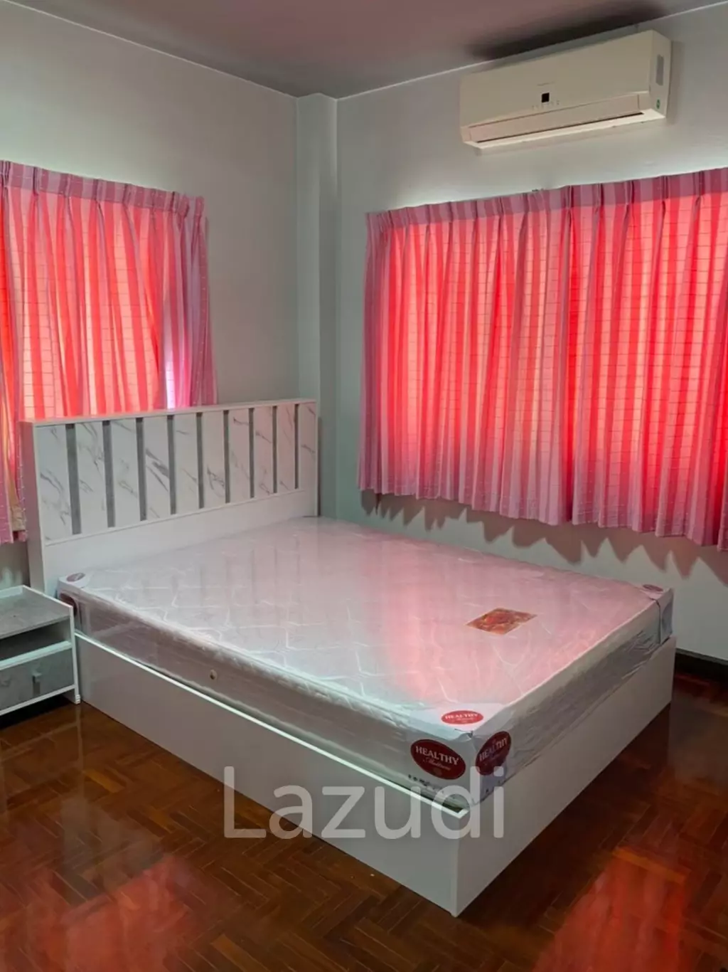 บ้านเดี่ยว 3 ห้องนอน ให้เช่าใกล้กับแยกสะเมิง