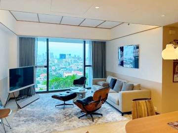 2 Bath 2 Bath 92 SQ.M The Met Condominium