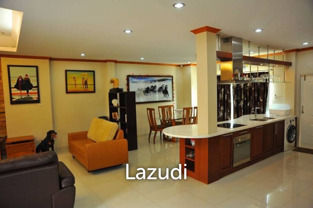 4 Bed 4260 SQ.M Villa in Baan Dusit Pattaya Lake