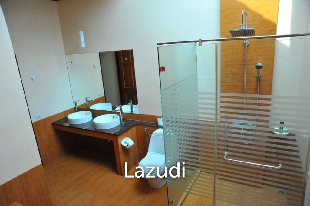 4 Bed 4260 SQ.M Villa in Baan Dusit Pattaya Lake
