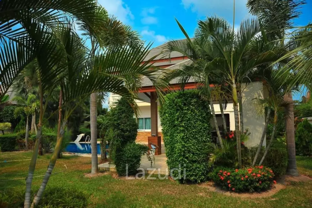 4 Bed 4260 SQ.M Villa in Baan Dusit Pattaya Lake