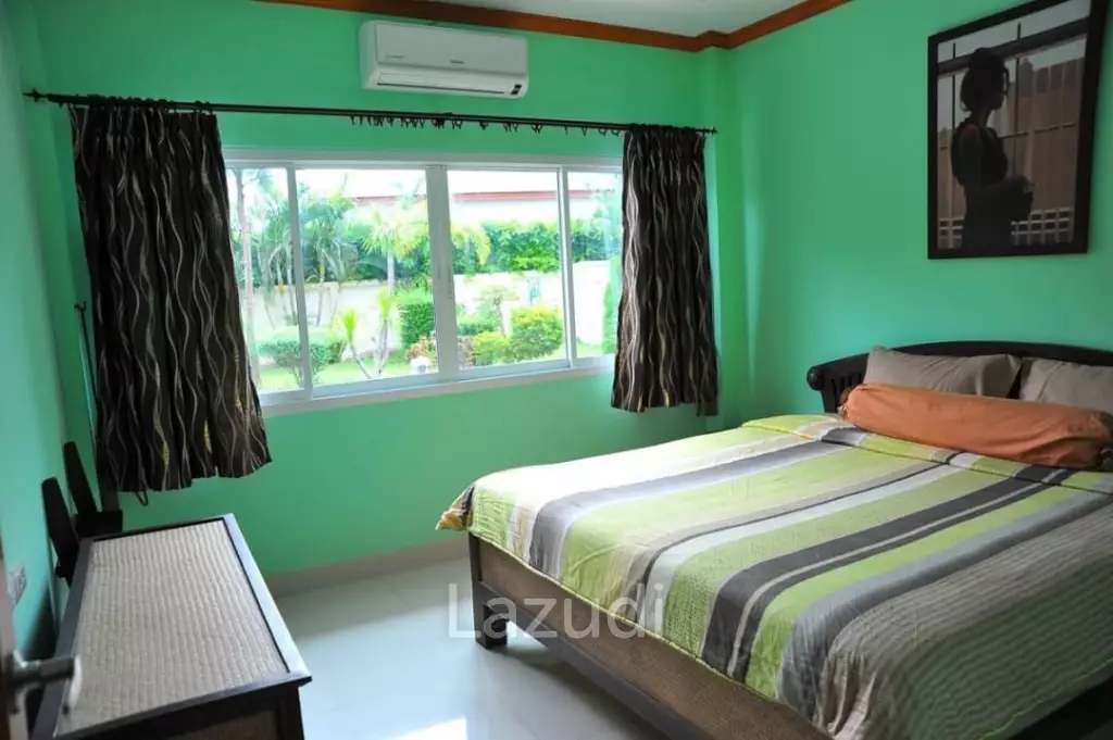 4 Bed 4260 SQ.M Villa in Baan Dusit Pattaya Lake