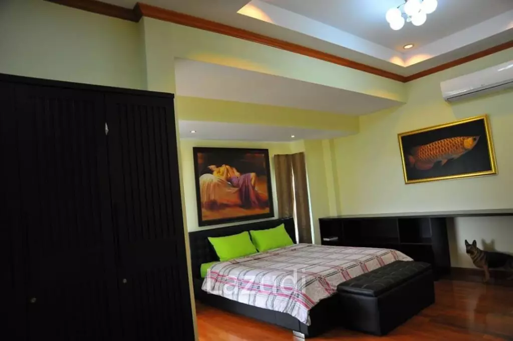 4 Bed 4260 SQ.M Villa in Baan Dusit Pattaya Lake