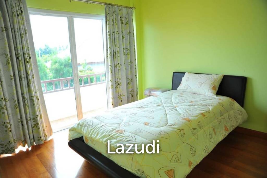 4 Bed 4260 SQ.M Villa in Baan Dusit Pattaya Lake