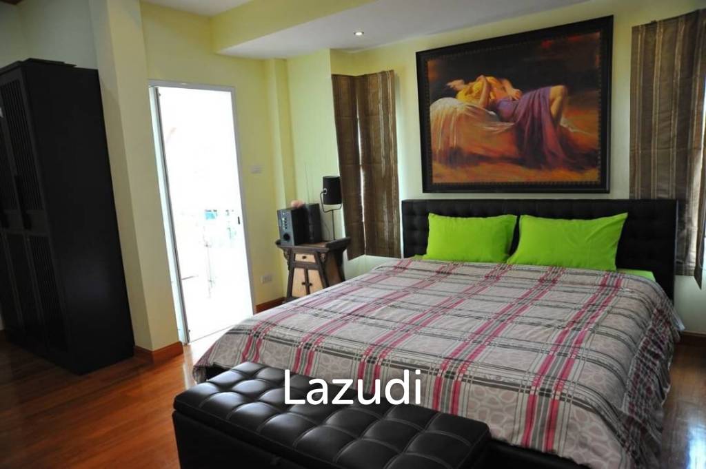 4 Bed 4260 SQ.M Villa in Baan Dusit Pattaya Lake