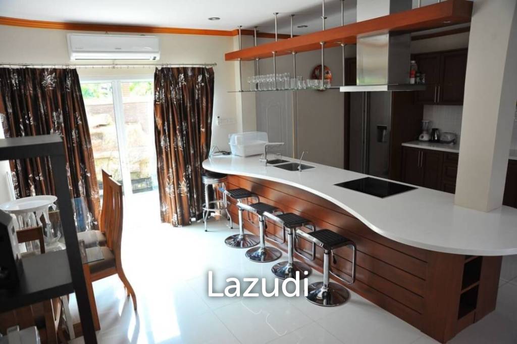4 Bed 4260 SQ.M Villa in Baan Dusit Pattaya Lake