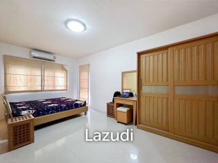 Dusita 1 : 3 Bedroom 2 Bathroom Villa