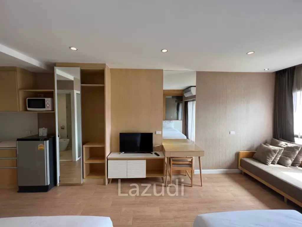 MAYSA CONDO :  Nice Studio room condo near the beach