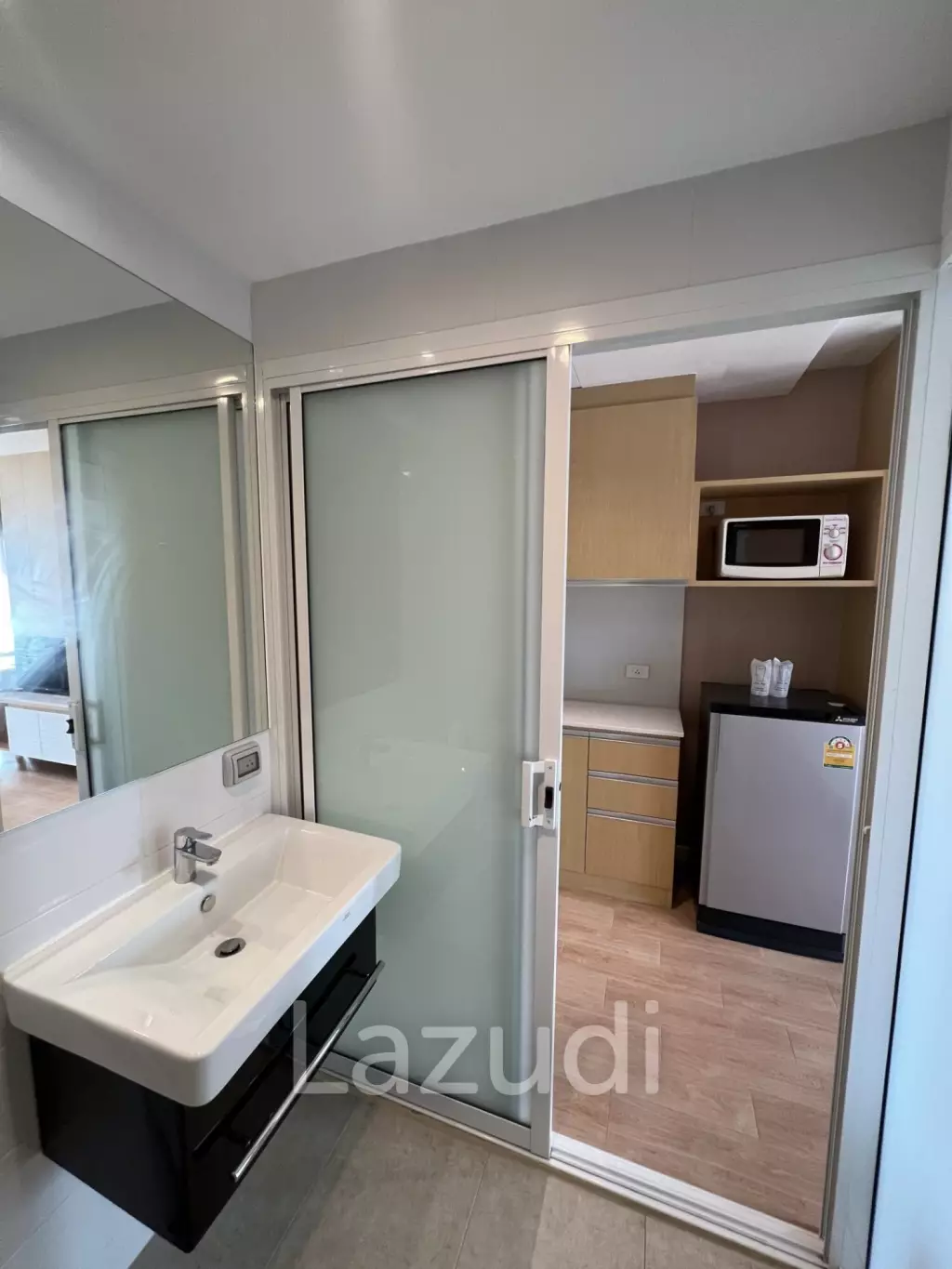 MAYSA CONDO :  Nice Studio room condo near the beach