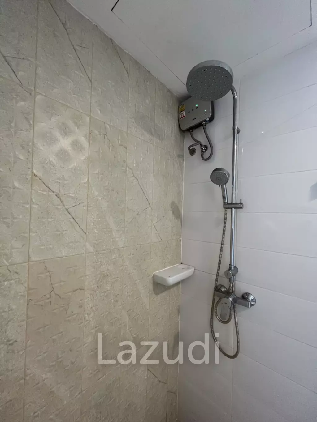 MAYSA CONDO :  Nice Studio room condo near the beach