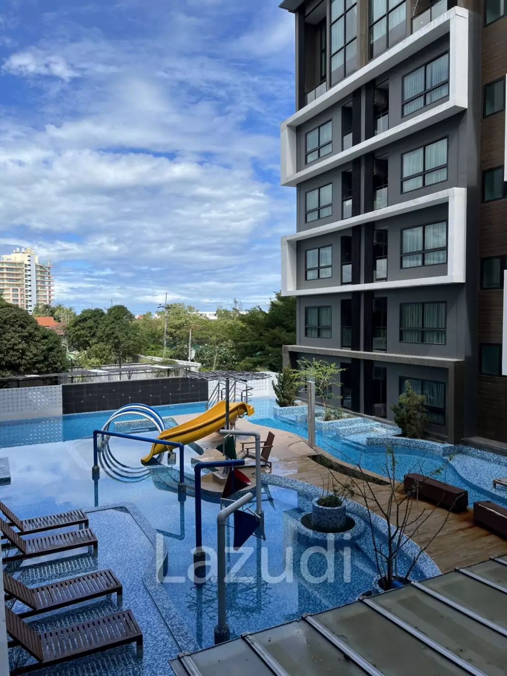 MAYSA CONDO :  Nice Studio room condo near the beach