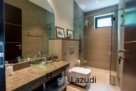 2,046 metro cuadrado 7 ` 8 Baño Villa de Venta