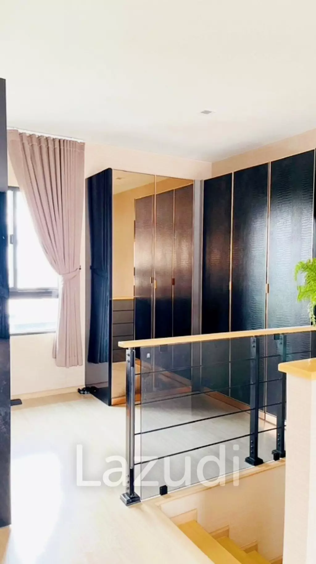 3 Bed 4 Bath 185 SQ.M Arden Pattanakarn