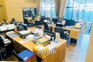 3 Bed 4 Bath 185 SQ.M Arden Pattanakarn