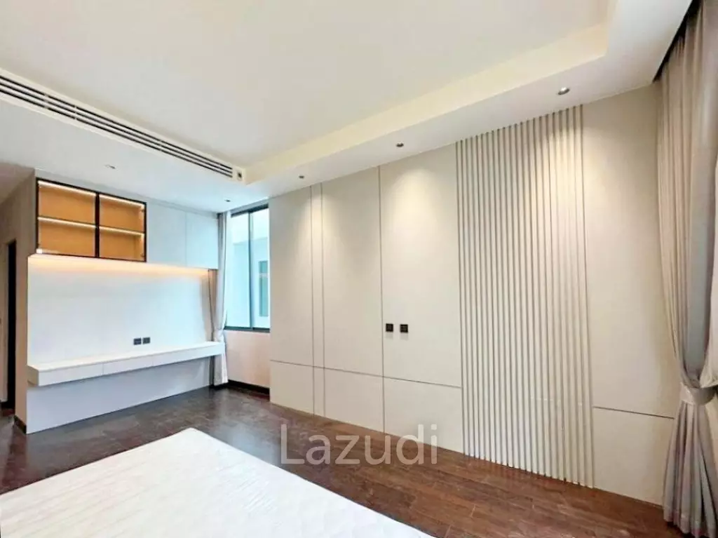 5 Bed 5 Bath 550 SQ.M The Gentry Pattanakarn