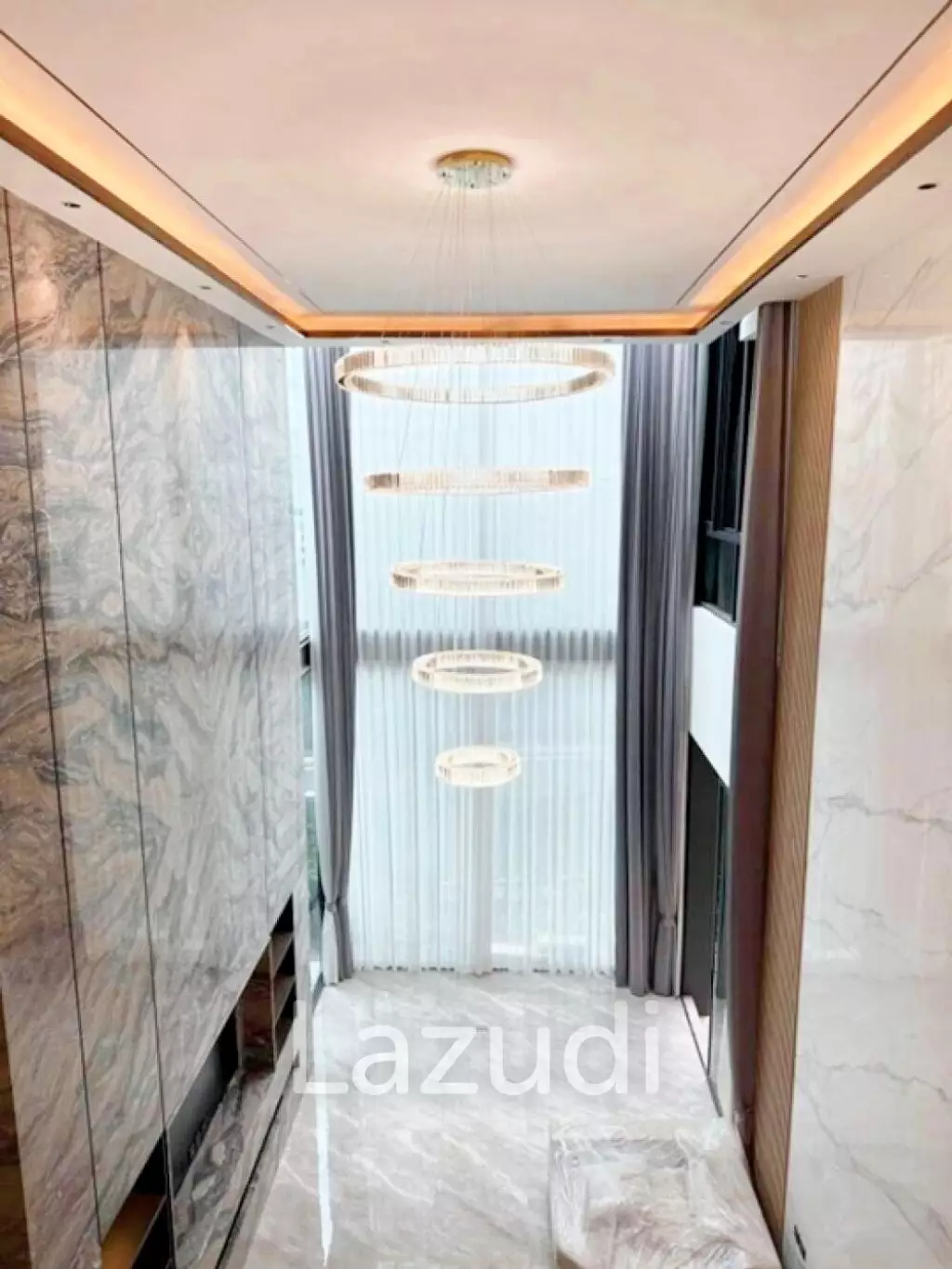 5 Bed 5 Bath 550 SQ.M The Gentry Pattanakarn