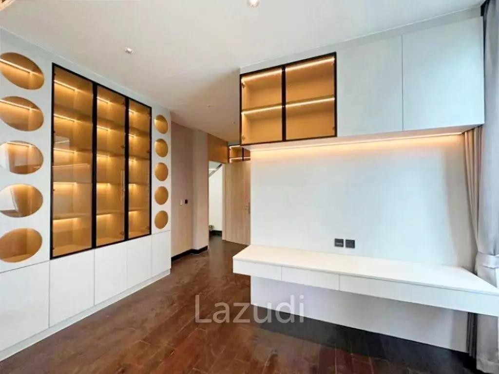 5 Bed 5 Bath 550 SQ.M The Gentry Pattanakarn