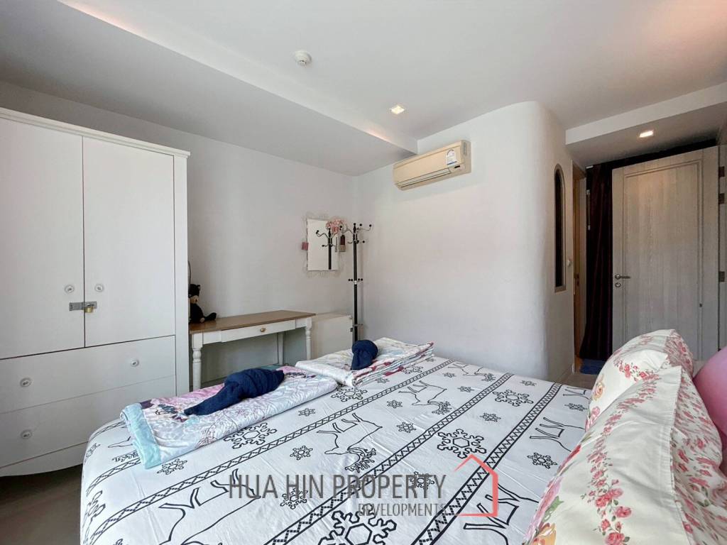Chelona : 2 Bed Beachfront Condo Pool View