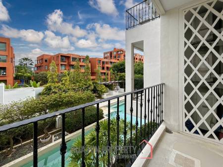 Chelona : 2 Bed Beachfront Condo Pool View
