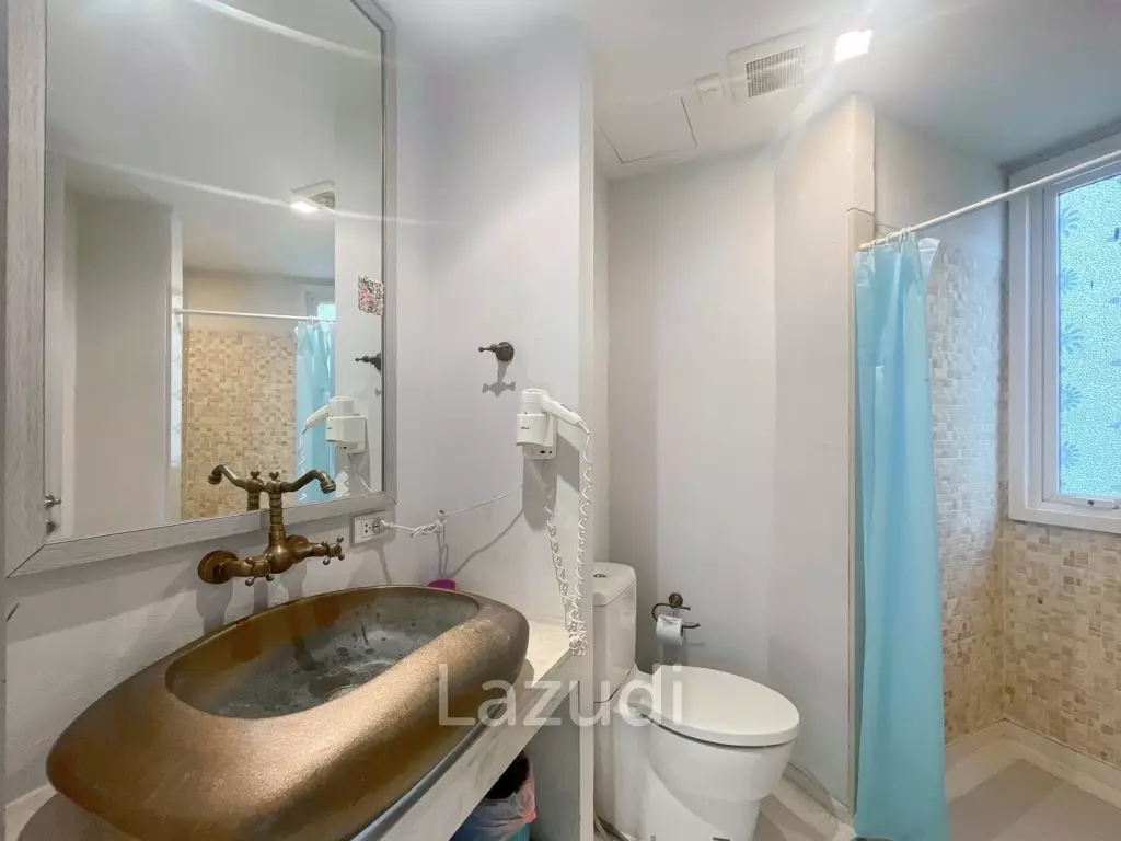 Chelona : 2 Bed Beachfront Condo Pool View