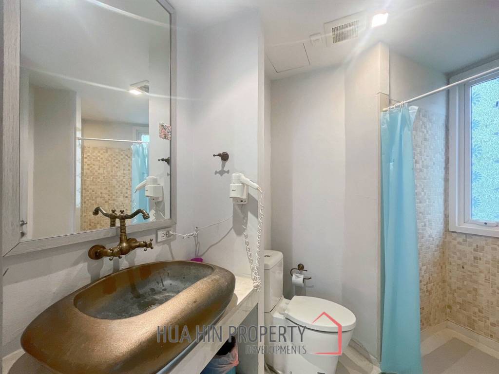 Chelona : 2 Bed Beachfront Condo Pool View