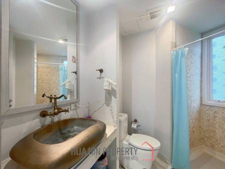 Chelona : 2 Bed Beachfront Condo Pool View