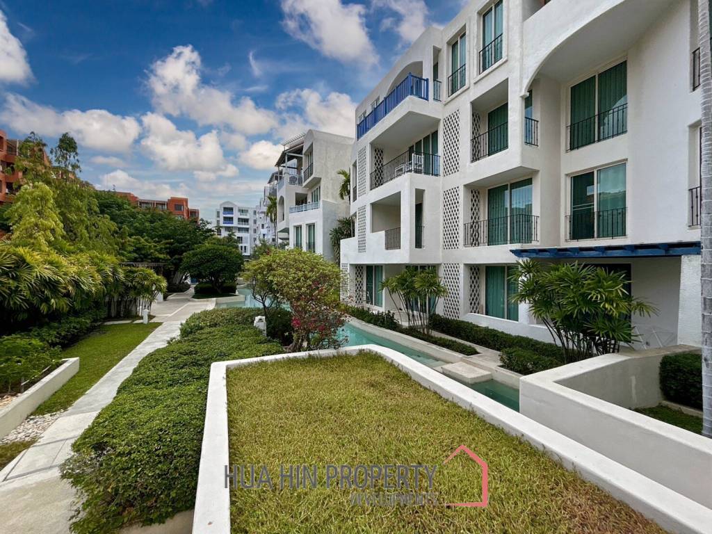 Chelona : 2 Bed Beachfront Condo Pool View