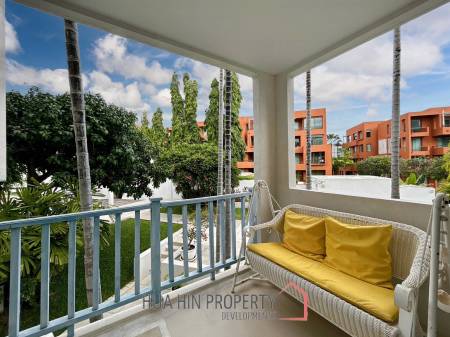 Chelona : 2 Bed Beachfront Condo Pool View