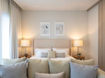 1 Bed 1 Bath 47 SQ.M Noble Ploenchit