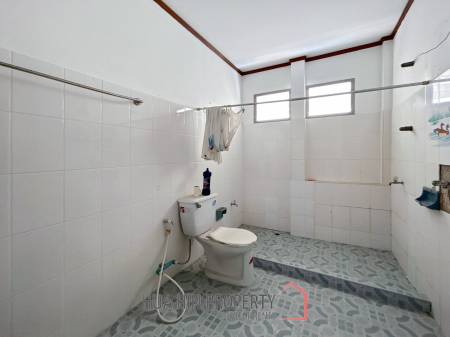 Prime Location : 2 Storey Townhouse On Soi Selakam