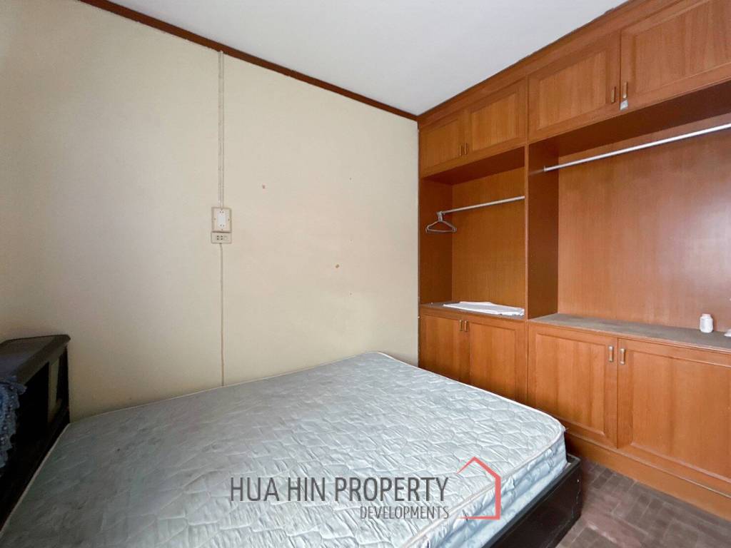 Prime Location : 2 Storey Townhouse On Soi Selakam