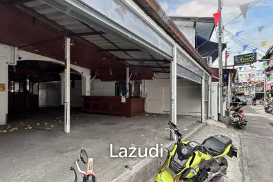 Prime Location : 2 Storey Townhouse On Soi Selakam