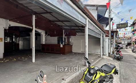 Prime Location : 2 Storey Townhouse On Soi Selakam