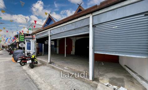 Prime Location : 2 Storey Townhouse On Soi Selakam