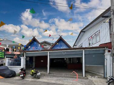 Prime Location : 2 Storey Townhouse On Soi Selakam