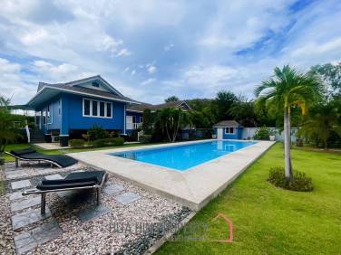 Standalone House Near Palm Hill Golf Course