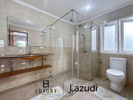 1,716 metro cuadrado 5 ` 4 Baño Villa de Venta