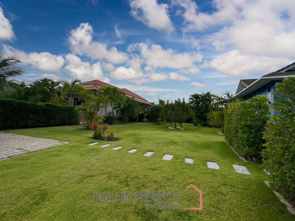 Standalone House Near Palm Hill Golf Course