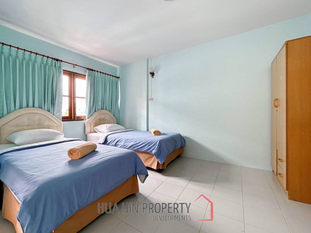4 Storey Townhouse : 12 Bedroom Hotel On Soi 67