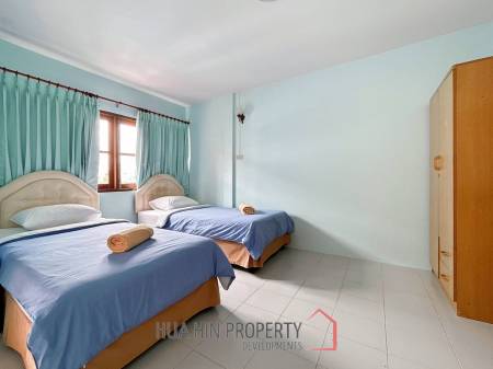 4 Storey Townhouse : 12 Bedroom Hotel On Soi 67
