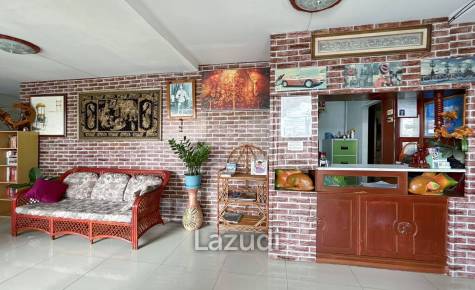4 Storey Townhouse : 12 Bedroom Hotel On Soi 67