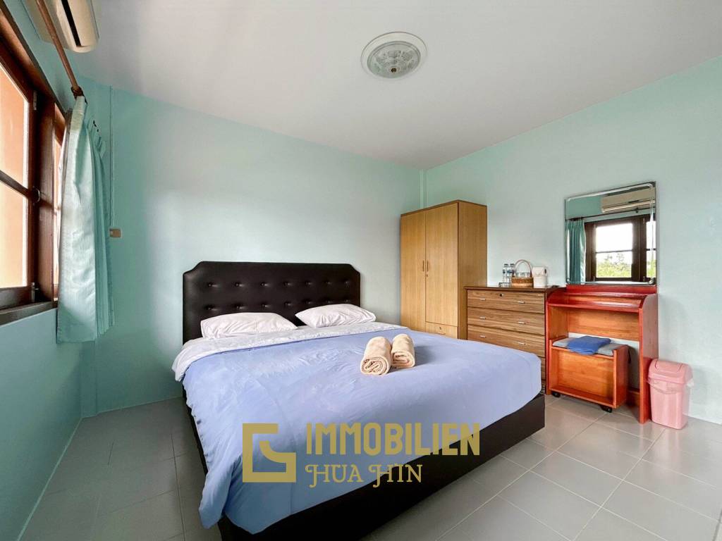 4 Storey Townhouse : 12 Bedroom Hotel On Soi 67