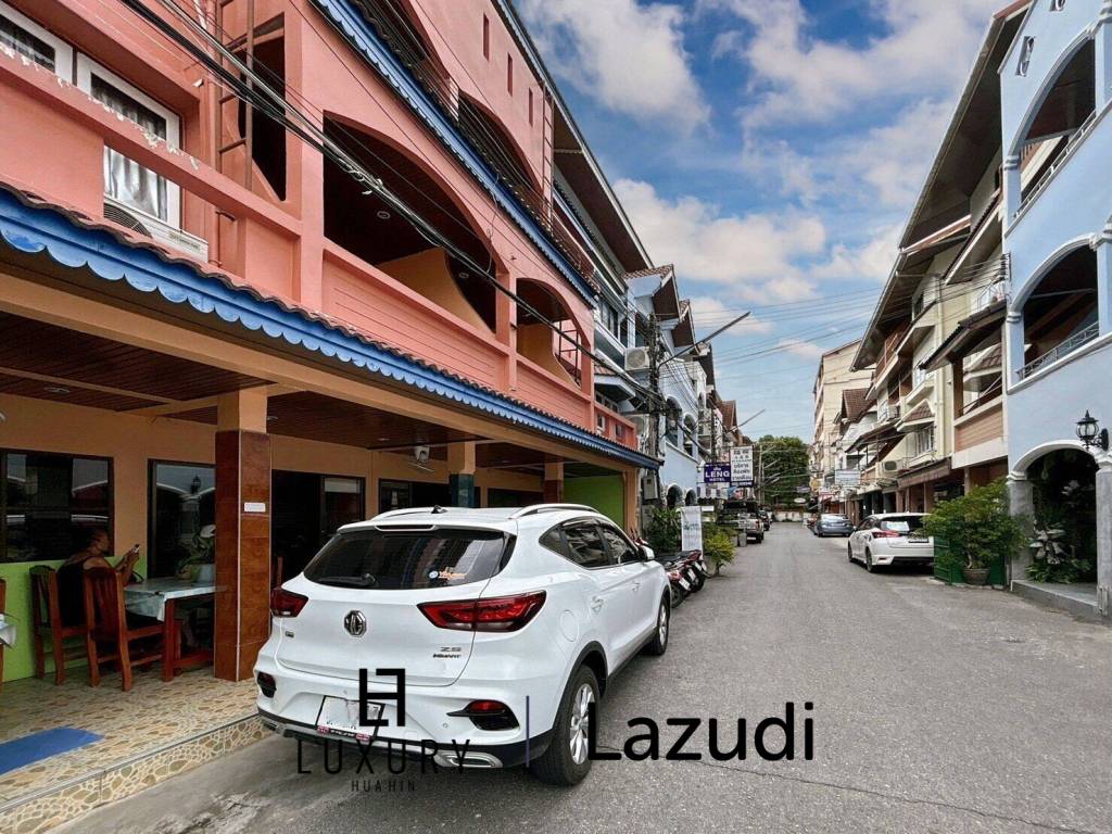 4 Storey Townhouse : 12 Bedroom Hotel On Soi 67