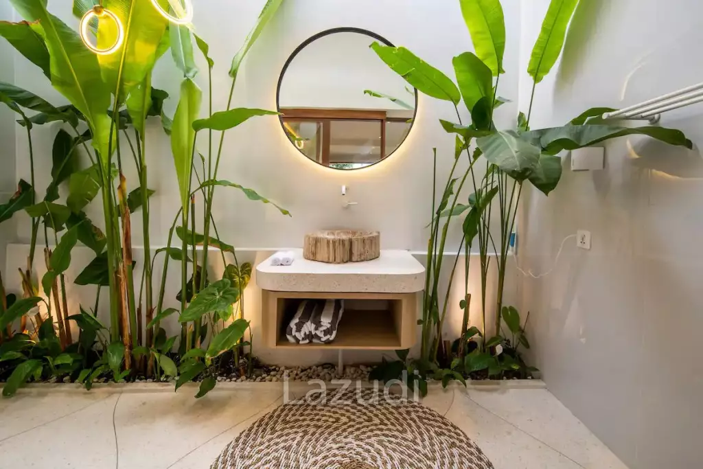 Luxurious 5-Bedroom Villa for Sale in Umalas