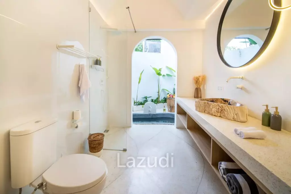 Luxurious 5-Bedroom Villa for Sale in Umalas