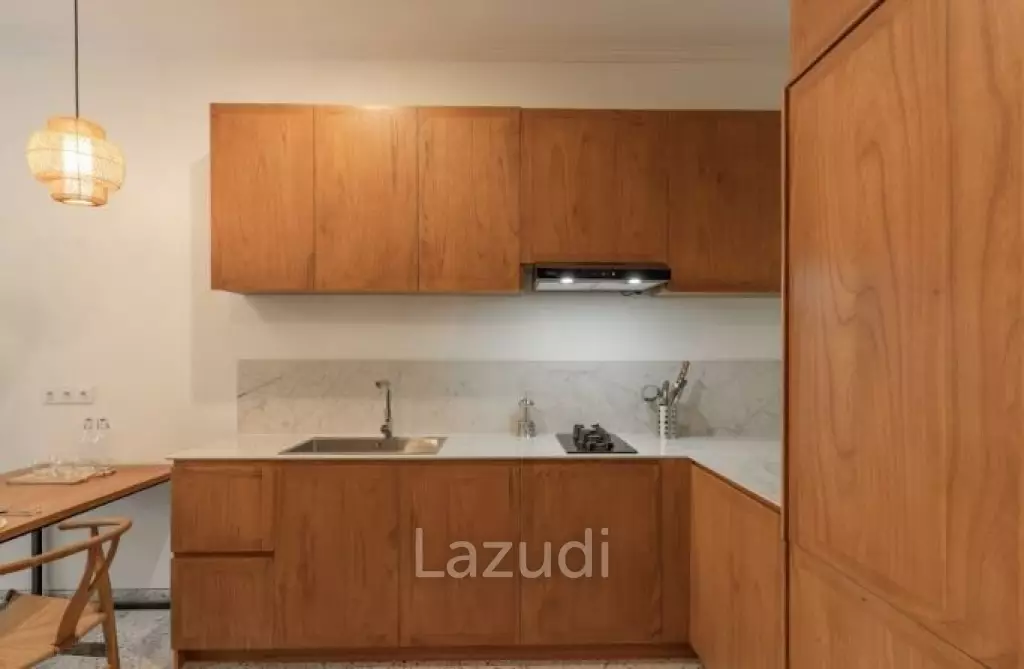 For Sale 2-Bedroom Townhouse close to the Beachc