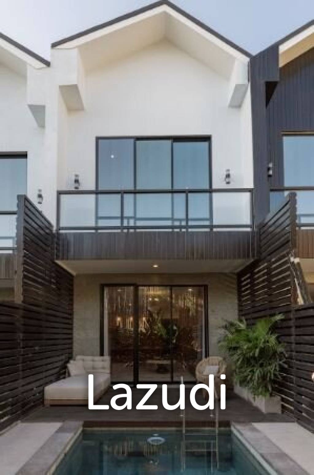 For Sale 2-Bedroom Townhouse close to the Beachc
