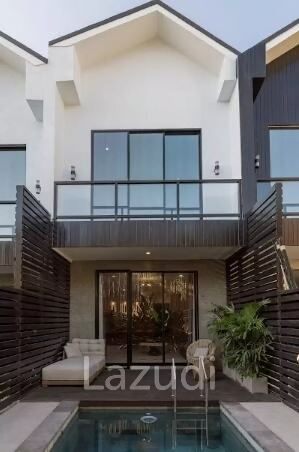 For Sale 2-Bedroom Townhouse close to the Beachc